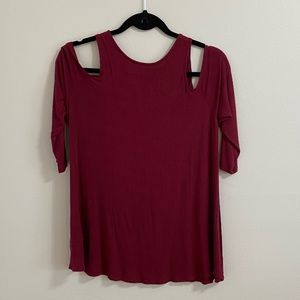 Women’s ½ Sleeve Cranberry Top